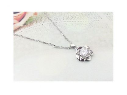Ogrlica Enostaven cvet s kristali Swarovski® - Image 2