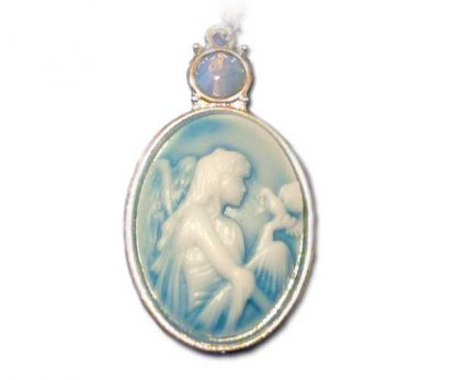 Ogrlica s kristali Swarovski® in motivom angelčka z golobico - Image 4
