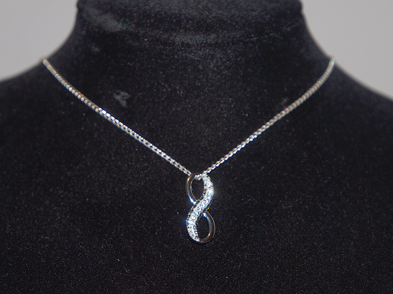 Ogrlica Infinity Pave bela-črna s Swarovski® kristali - slika 2